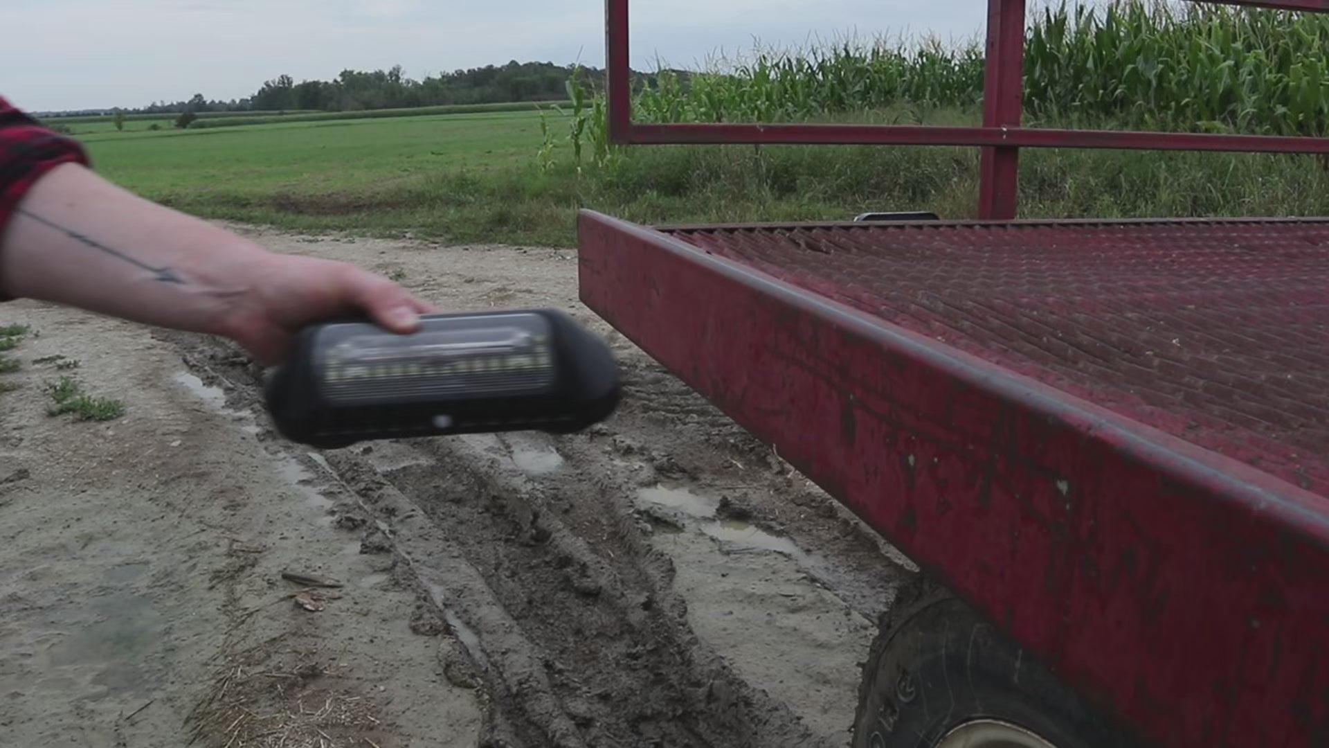 Black Wireless Work Light with Warning System and Motion Sensor